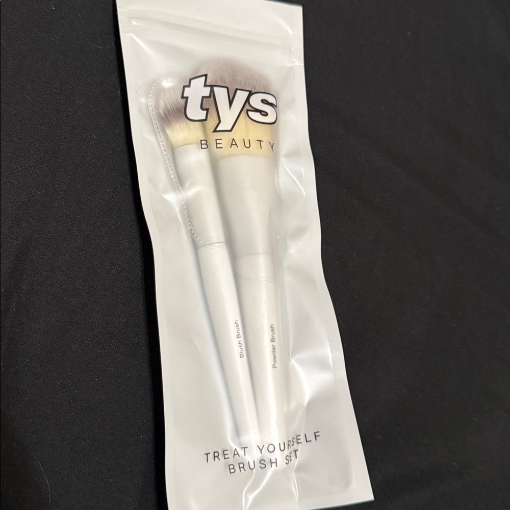 TYS BEAUTY Treat Yourself Makeup Brush Set - Picture 5 of 7